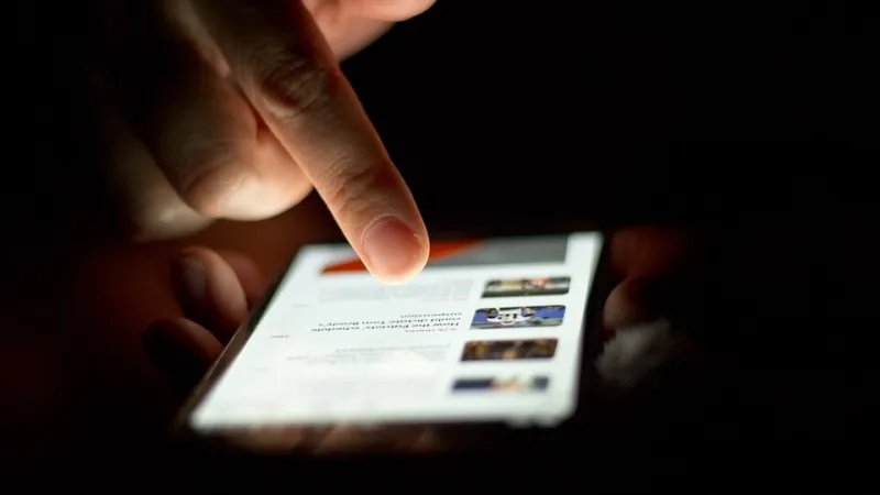 Scroll, Forget, Repeat: How the Attention Economy Is Dismantling America's Social Conscience